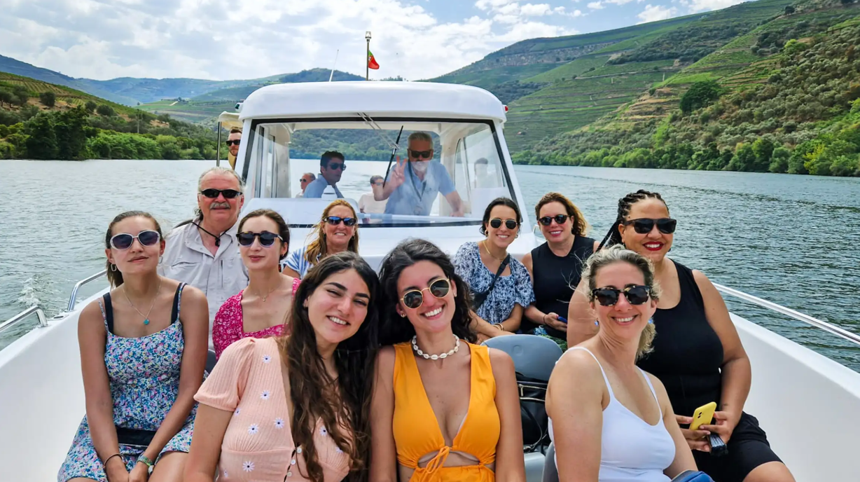 Do Porto: Vale do Douro c/ passeio de barco, prova de vinhos e almoço 4